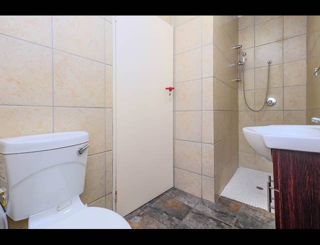 5 BEDROOM HOUSE TO LET IN WENDYWOOD